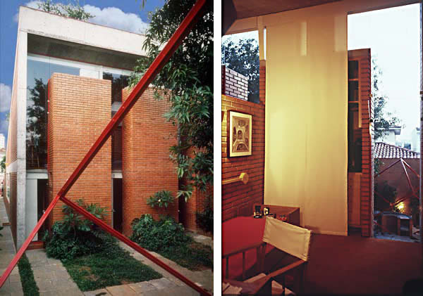 Scene 17. 
Left: Back facade through the garden cube Right: 1st room view
Esq.: Fachada fundos através do cubo do jardim Dir.: Vista do quarto 1

Click on the image to go forward
Cliquez sur l'image pour aller avant
Clicate su l'immagine per andare avanti 
Clique na imagem para prosseguir