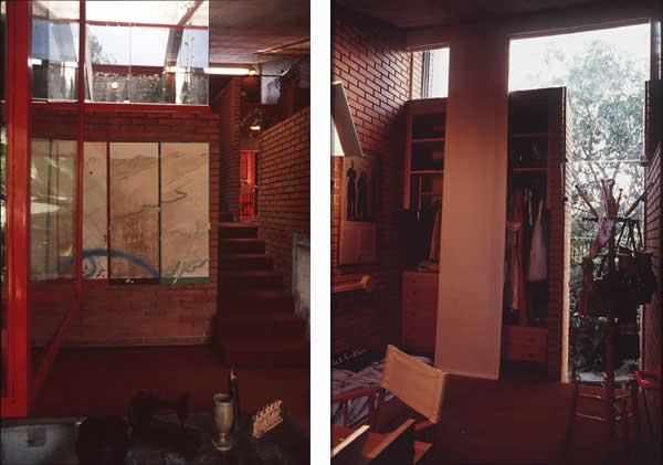 Scene 20. 
Left: Staircase leads to 2nd level 
Right: 3rd room view
Esq.: Escada conduz ao nivel 2  
Dir.: Vista do quarto 3

Click on the image to go forward
Cliquez sur l'image pour aller avant
Clicate su l'immagine per andare avanti 
Clique na imagem para prosseguir