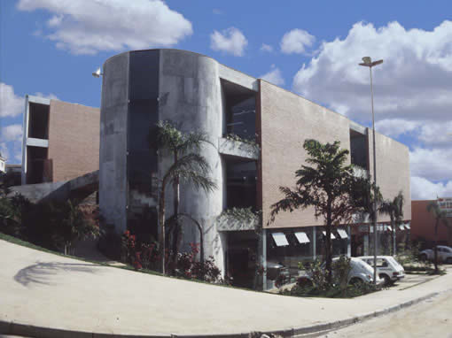 General view. Behind to the left renewed toilets building.

Click to go forward
Cliquer pour avancer
Clicate per andare avanti
Clique para ir adiante