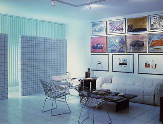 Architect's Apartment in São Paulo SP 
Project: 1994 Construction: 1994/95
Photo: Tuca Reinés

In the living room two bertoias, one wassily, one chintz strips couch and two bonte tables from Forma. 
An assemblage by Hudinilson Jr. rests on the smaller bonte.
Three mixed media on paper by Alex Cerveny, 
on the second tire four acrylics on newspaper by Niculitcheff, above Paulo Sayeg’s 
four mixed media.

Annual Prize Winner: IABSP 1997
Award: Honourable Mention
Category Interiors. Constructed Buildings
Architecture, renovation and interior design:
PITANGA DO AMPARO

Click to go forward
Cliquer pour avancer
Clicate per andare avanti
Clique para ir adiante